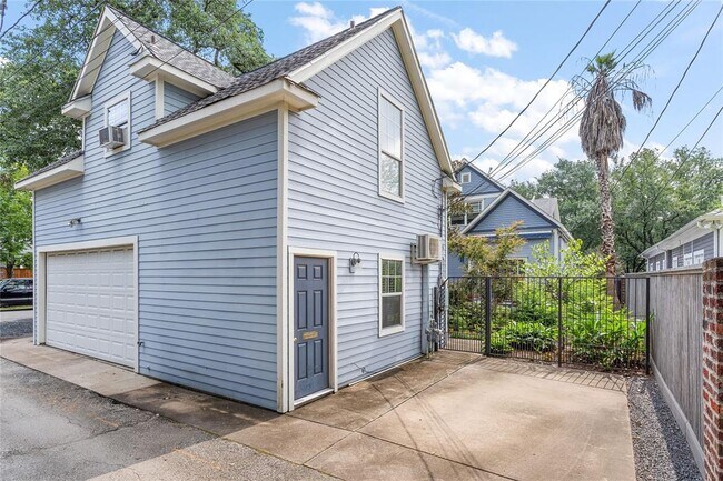 Building Photo - 1243 Ashland St