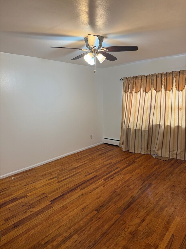 Foto del edificio - 8404 Glenwood Rd