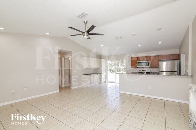 Foto del edificio - 5473 Wagon Wheel Dr