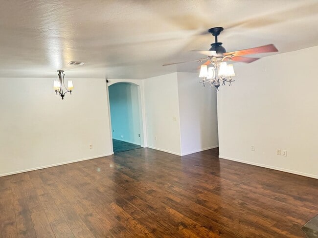 Building Photo - Apache Junction 3 bedroom rental