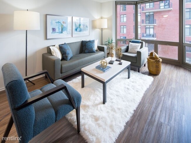 Foto del edificio - 1 br, 1 bath Apartment - 75 W Elm St