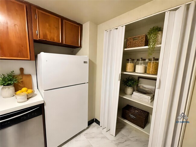 Foto del edificio - 7520 Hornwood Dr