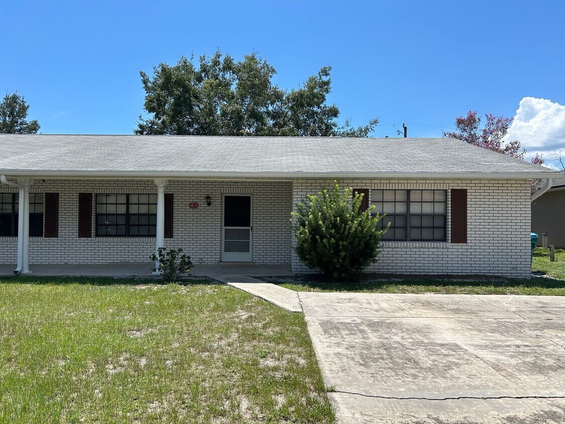 Foto principal - Beautiful, 1/2 of duplex close to I-4