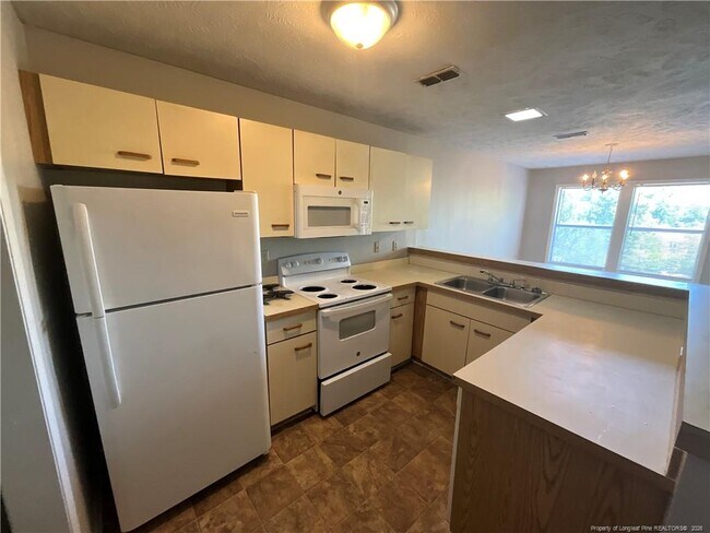 Foto del edificio - 1014 Brookhollow Dr