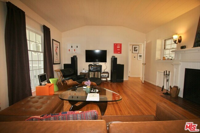 Foto del edificio - 10317 Lauriston Ave