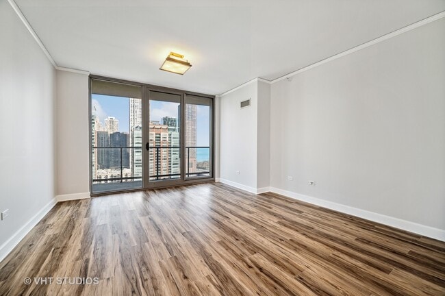 Building Photo - 420 E Waterside Dr