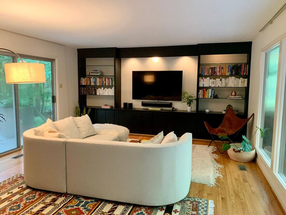 Foto principal - 603 Rock Creek Rd