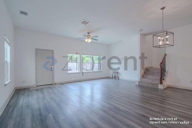 Foto del edificio - 4521 Clover St