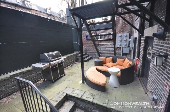 Building Photo - South End 2 bed NO FEE July 1