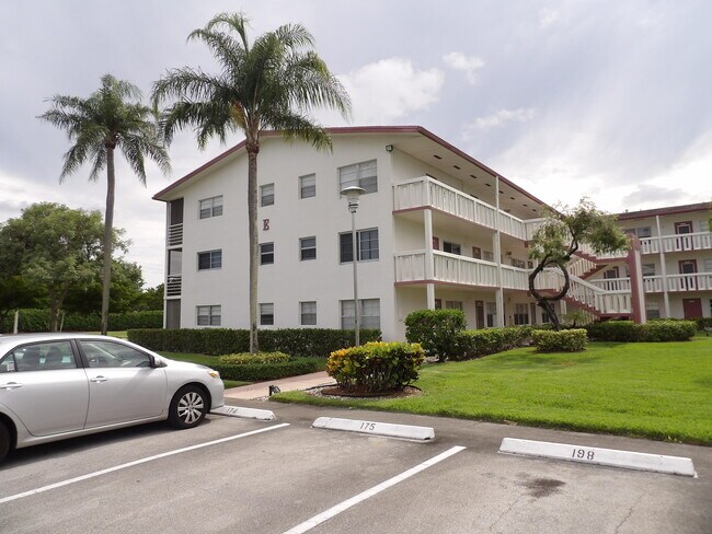 Foto del edificio - 195 Fanshaw E
