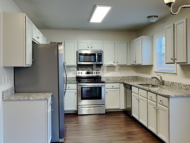 Foto del edificio - 2112 Coral Berry Ln