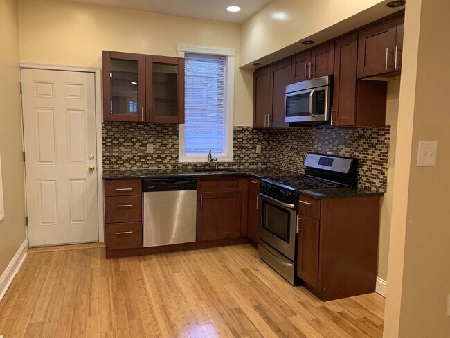 Foto del edificio - 1545 N Newkirk St