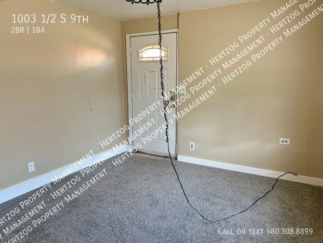 Building Photo - 1003 1/2 S 9th-