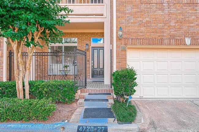 Foto del edificio - 4720 Post Oak Timber Dr