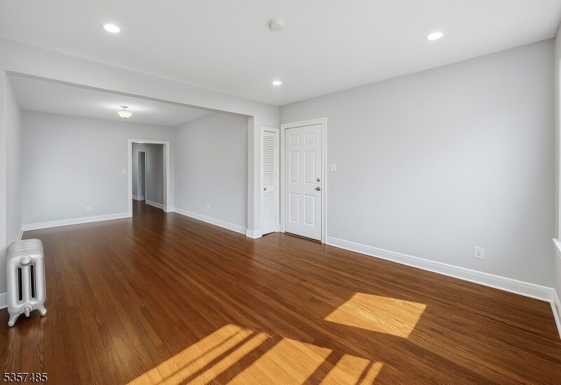 Foto principal - 148 Columbia Ave