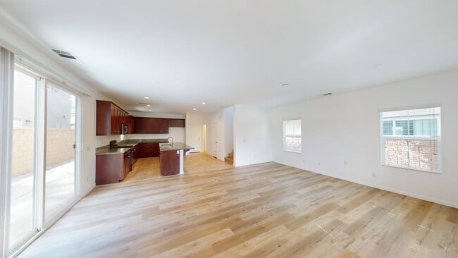 Foto del edificio - Available Now: Cozy 4 Bedroom 2.5 Bath Home in Rancho Cucamonga.