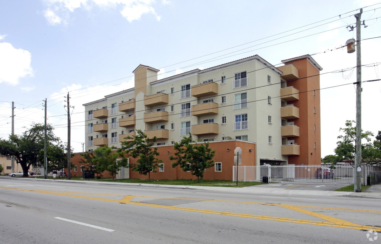 Primary Photo - Red Road Apartments