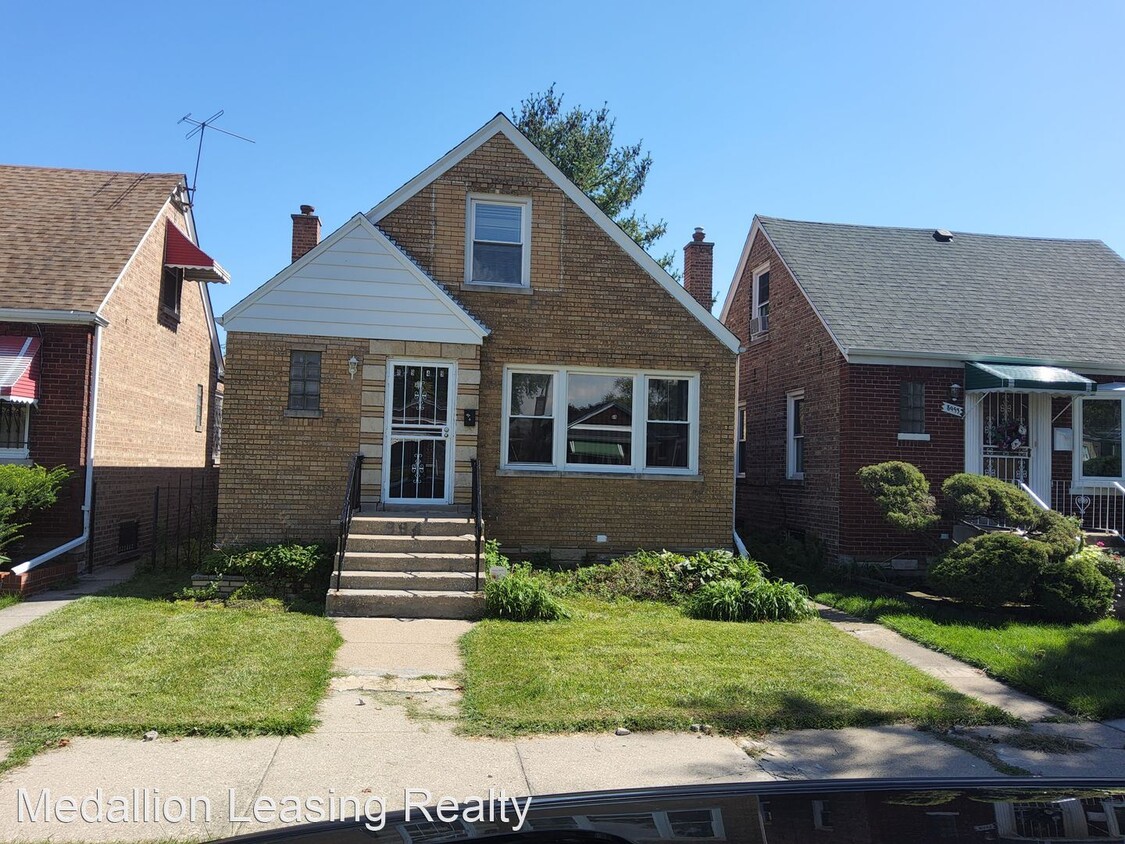 Foto principal - 3 br, 2 bath House - 8949 South Bennett Av...