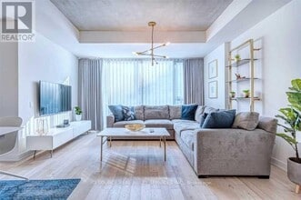 Building Photo - 38 Stewart St