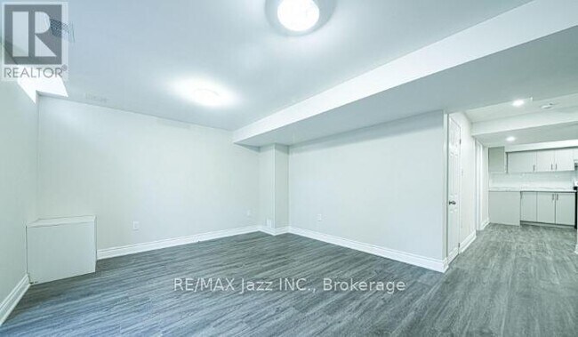 Building Photo - 1350 Aldergrove Dr