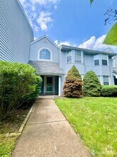 Building Photo - 11 Tanglewood Ct