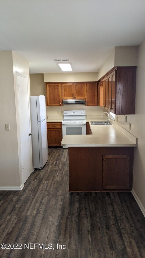 Primary Photo - 208 17th Ave N