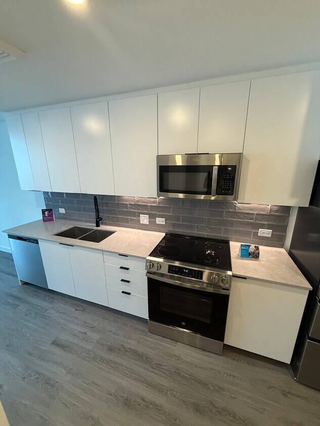 Foto principal - 36 NW 32nd St
