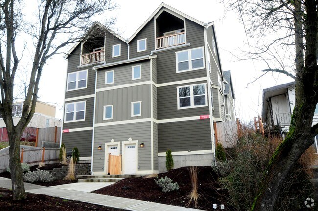 Building Photo - 814-822 28th Ave S