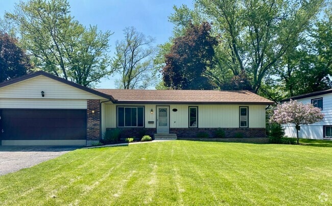 Building Photo - 120 Bunn Dr