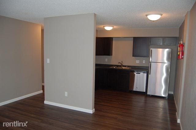 Foto del edificio - 3 br, 1 bath  - 961 Miller Ave Apt 2