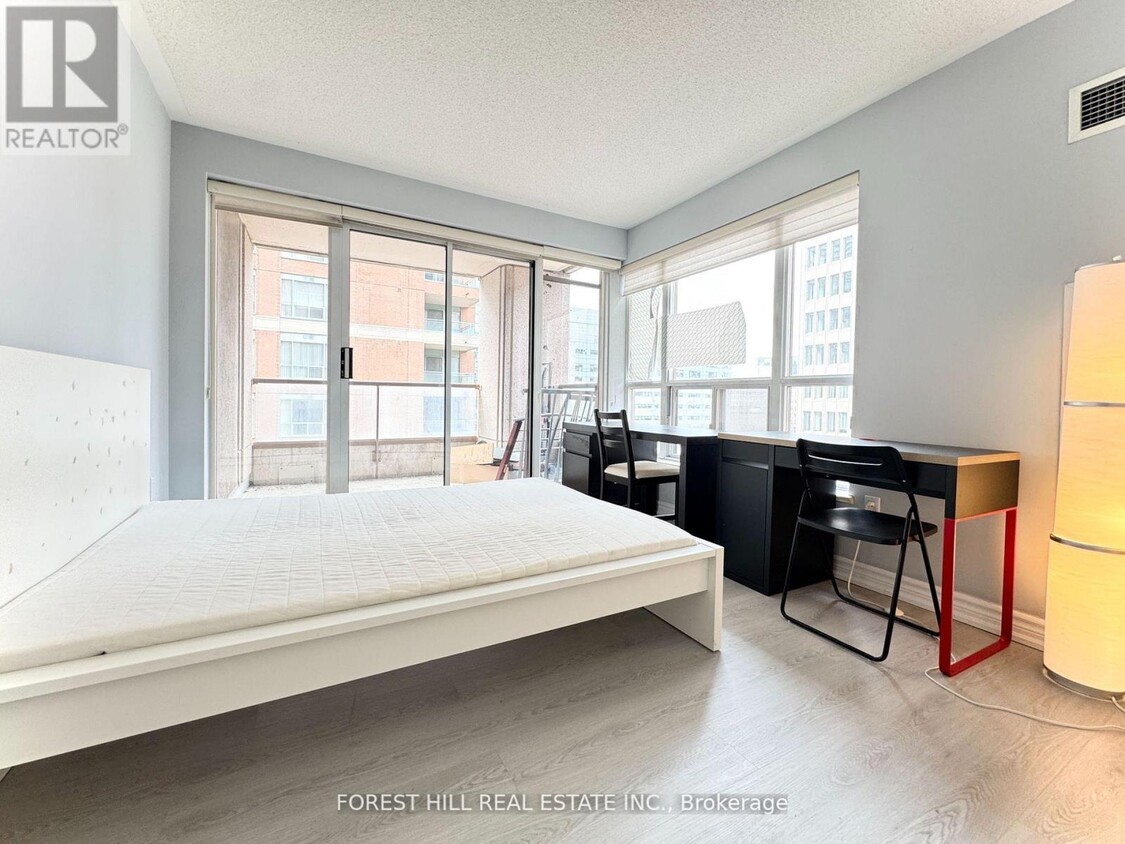 Photo principale - 909-60909 Bay St.