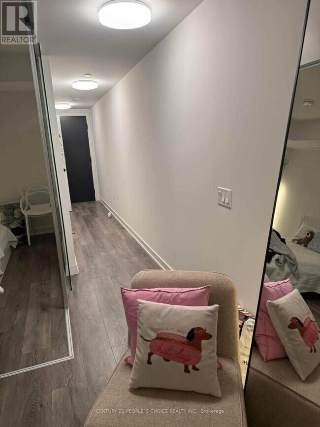 Photo du bâtiment - 127 Broadway Ave