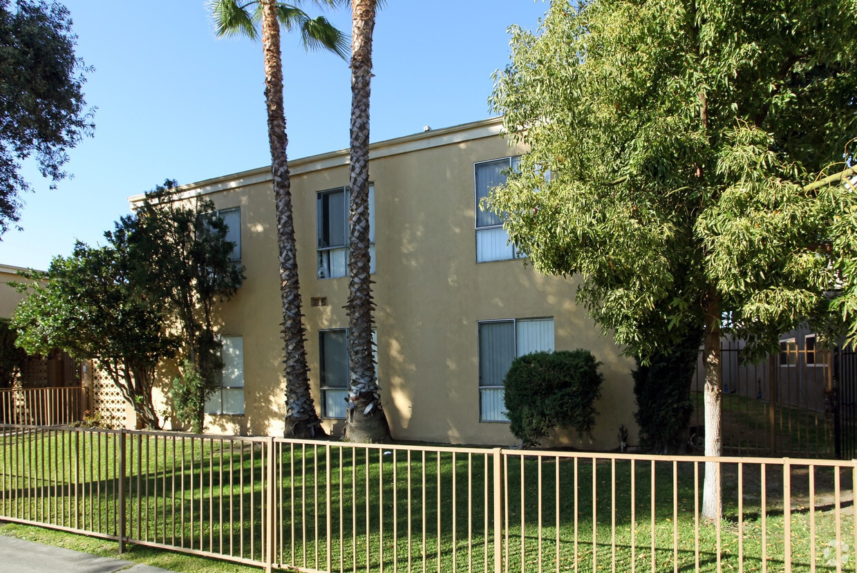 Building Photo - 921 S Citron St