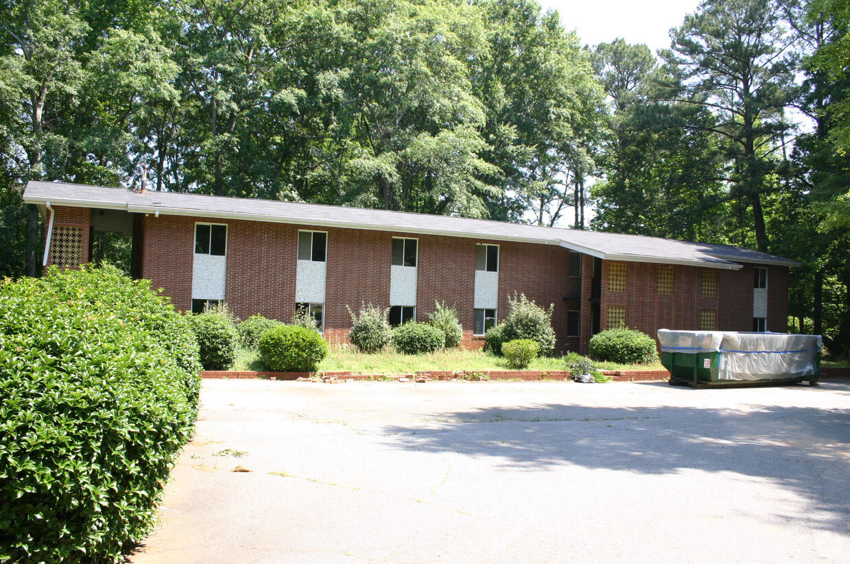 Primary Photo - Woodland Oaks