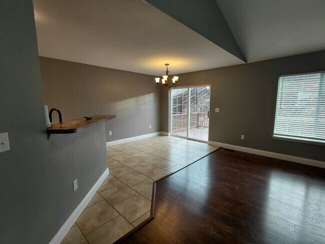 Foto del edificio - Beautiful home close to post