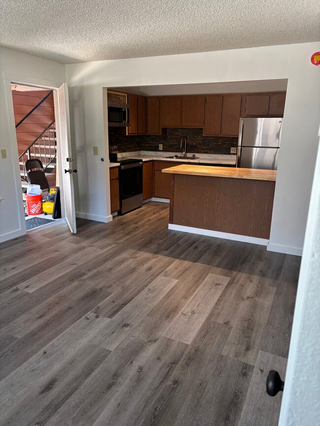Building Photo - 1200 S Riordan Ranch St