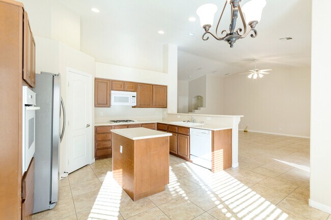Building Photo - 4 Bedroom Single Story in Southern Highlan...