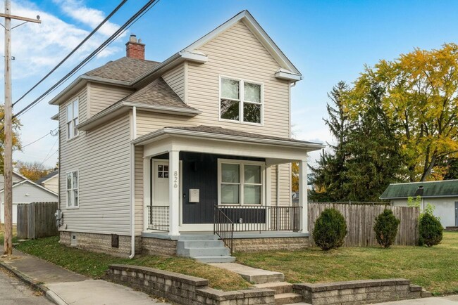 Foto del edificio - Elegant 3 Bed / 1.5 Bath Renovated Home in...