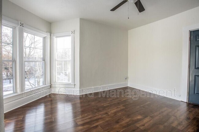 Foto del edificio - 169 S Belmont St