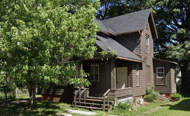 Building Photo - Charming 3-Bedroom Home in Canton, OH