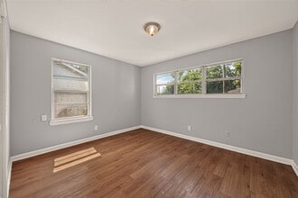 Building Photo - 10601 Ambursen St
