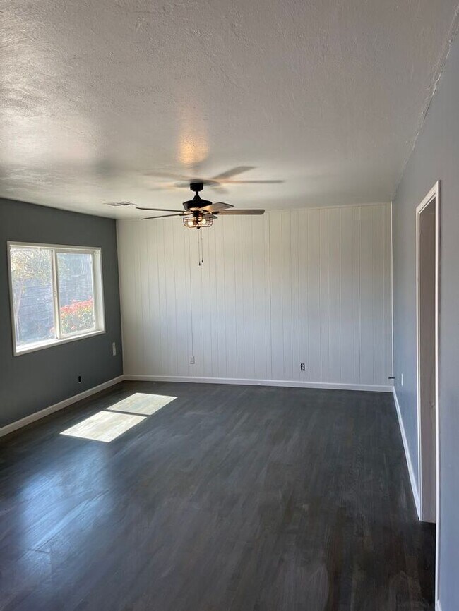 Building Photo - Ceres Country Property 2 Bedroom 1 Bath pl...