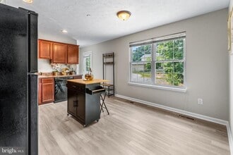 Building Photo - 11102 Greenwell Place