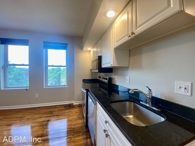 Building Photo - 3 br, 1 bath House - 77 River Street  Unit 8