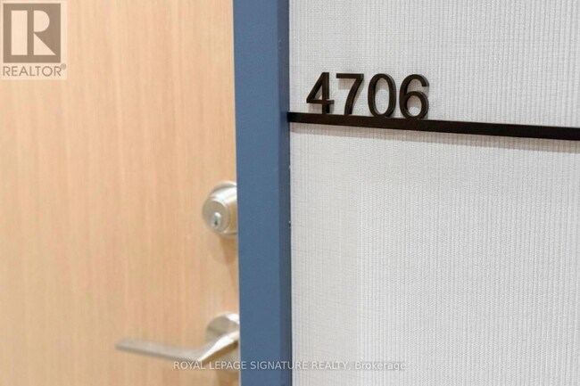 Photo du bâtiment - 395 Square One Dr