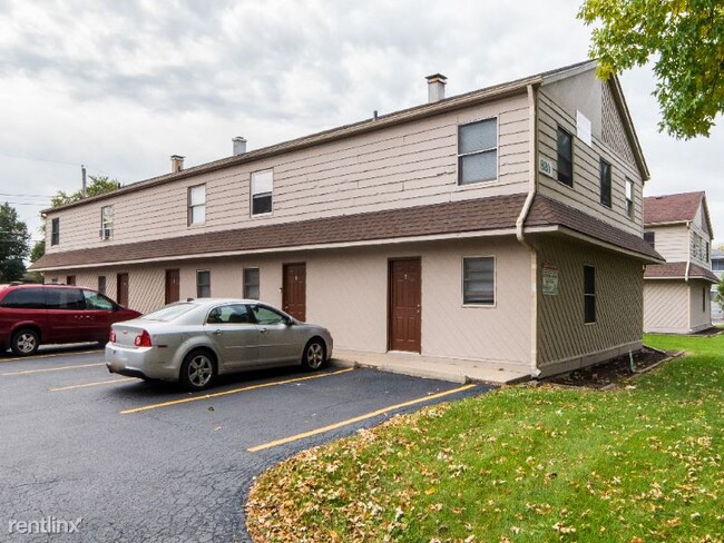 Building Photo - 929 W Hillcrest Dr