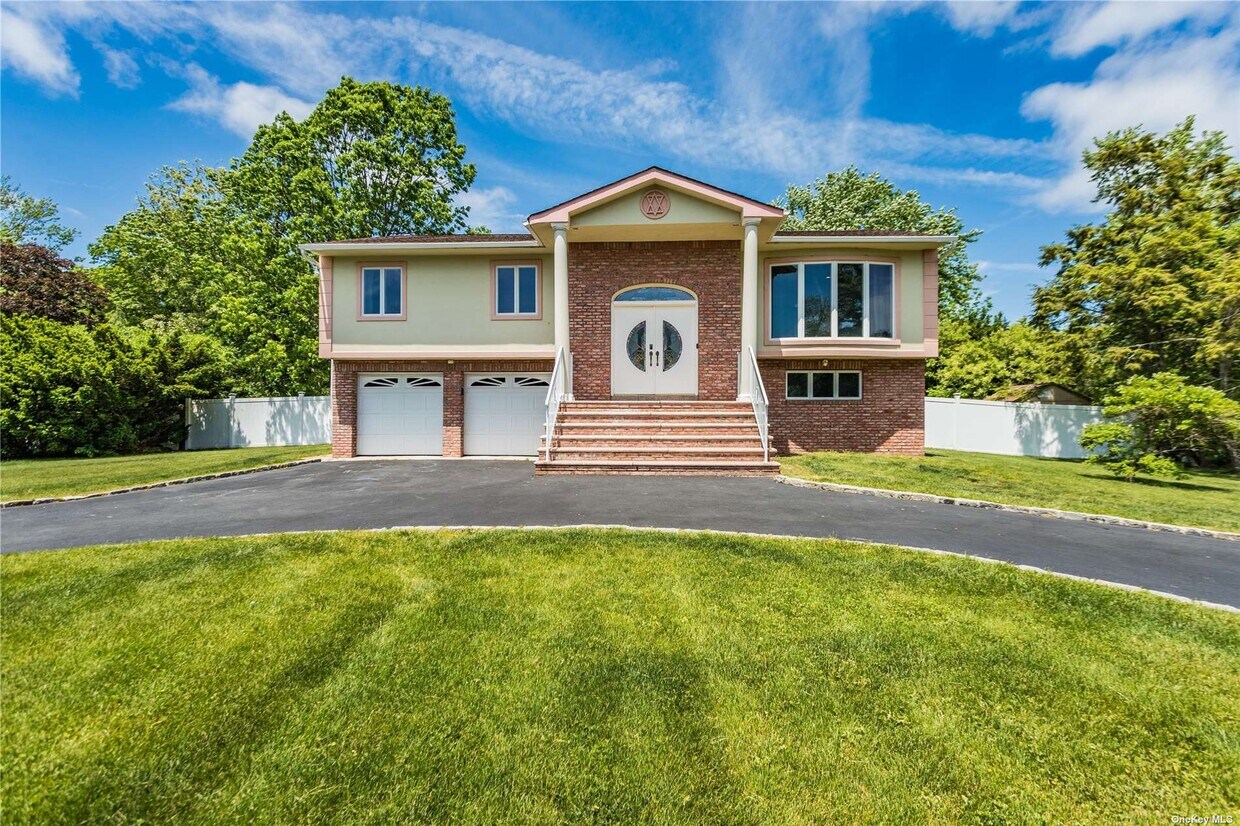 Primary Photo - 46 Peppermint Rd
