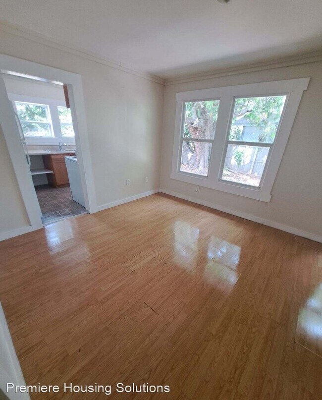 Building Photo - 2 br, 1 bath House - 1703 6th St W