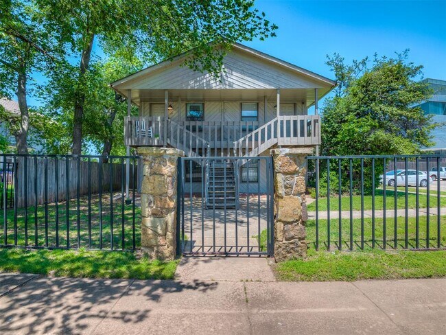 Foto del edificio - 131 W Acres St