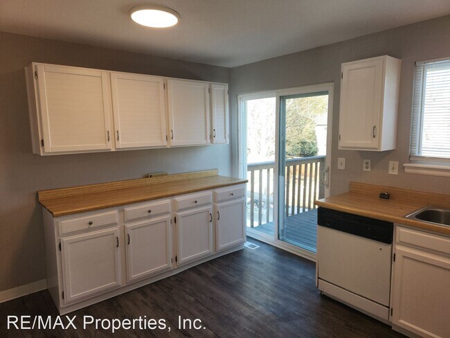 Foto del edificio - 4 br, 1.5 bath House - 354 Saddlemountain